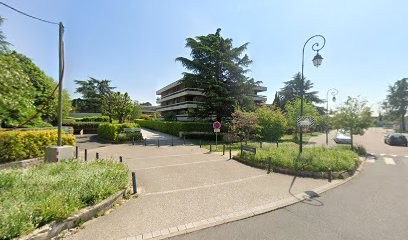 Adrien LANGELLIER OSTEOPATHE D.O., Ostéopathe à Noisy-le-Roi