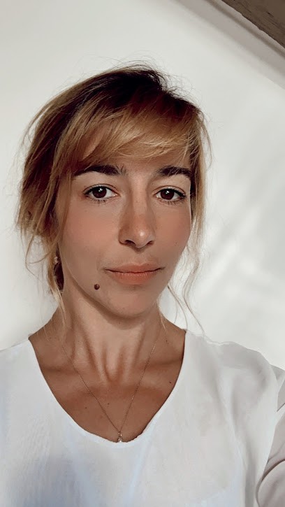 Osteopathe Lou Moureau, Ostéopathe à Mantes-la-Jolie