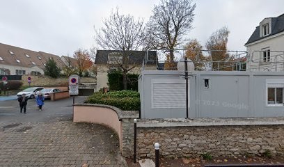 Arnaud BESSUGES & Laura KOPANIA, Ostéopathe à Roissy-en-France