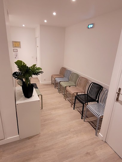 Agathe Iwanowski, Ostéopathe à Poissy