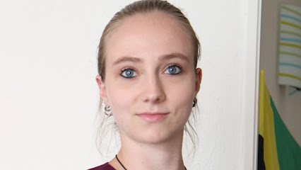 Léa Dussel, Ostéopathe à Villars