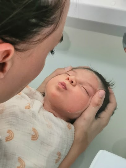 Eau_lait_mains, Ostéopathe à Meythet