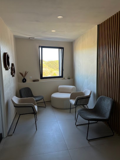 Séverine SANCHEZ Ostéopathe à Sanary, Ostéopathe à Sanary-sur-Mer