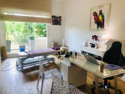 Xaviéra FRAYSSE - Ostéopathe - Drainage Renata Franca, Ostéopathe à Bruges