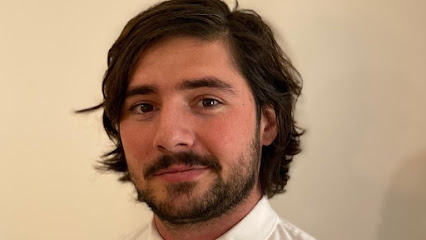 Clément Modica Ostéopathe Kinésithérapeute Balnéothérapie Ostéopathe à Cenon