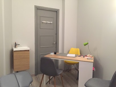 Dussauge Marine, Ostéopathe à Viroflay